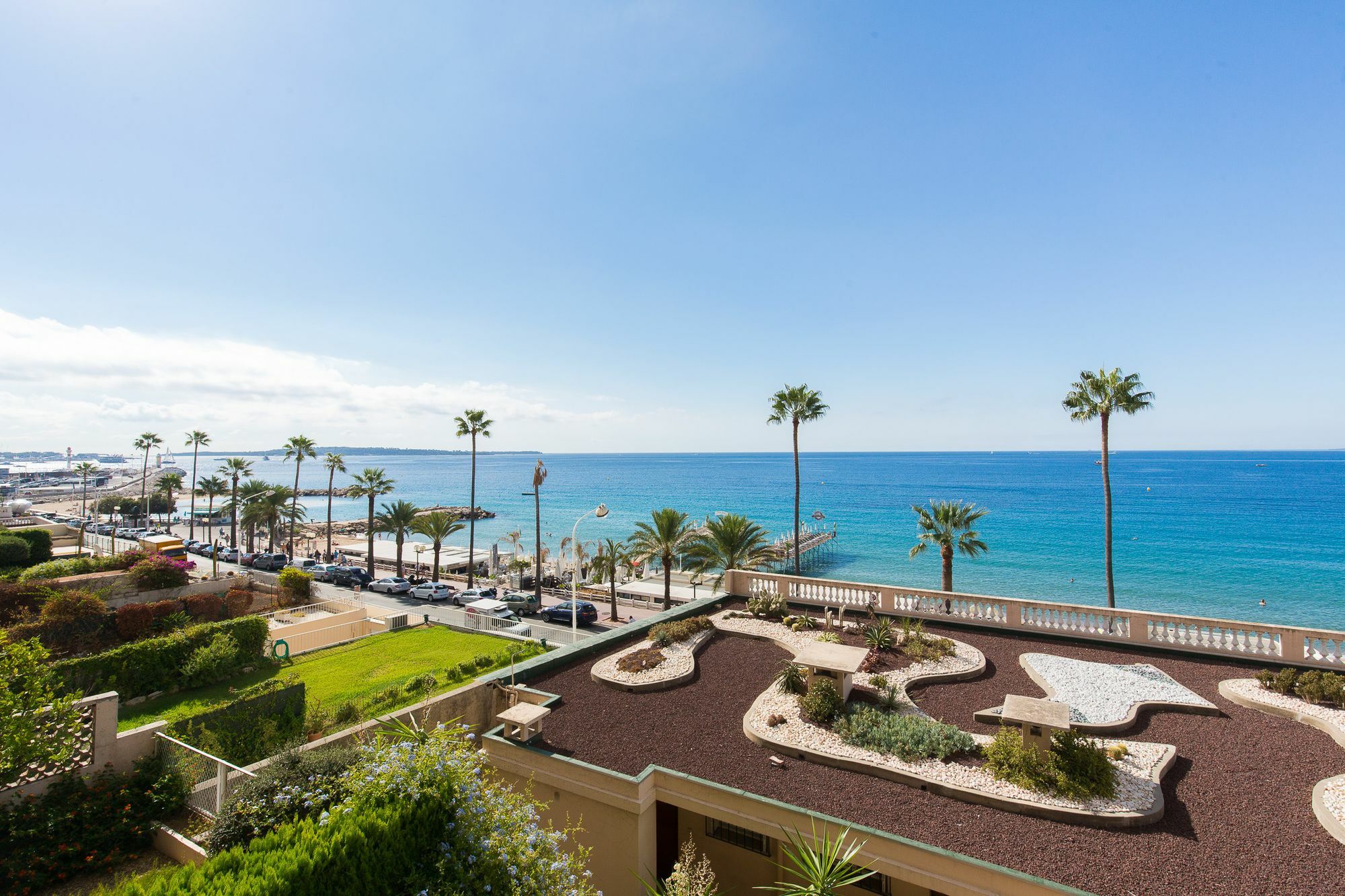 Saint Remy Yourhosthelper Cannes